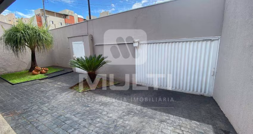 Casa com 3 quartos à venda no Patrimônio, Uberlândia 