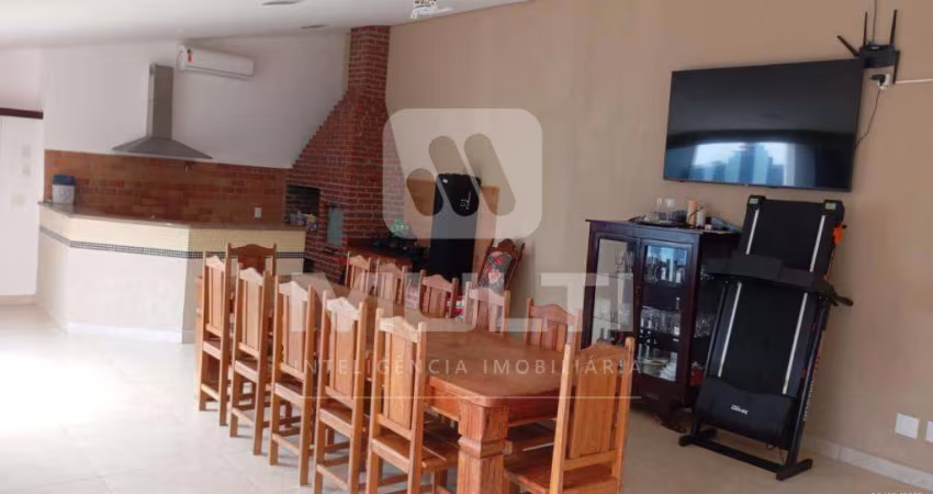 Casa com 4 quartos à venda no Osvaldo Rezende, Uberlândia 