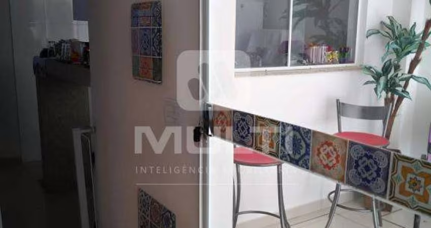 Casa em condomínio fechado com 3 quartos à venda no Martins, Uberlândia 