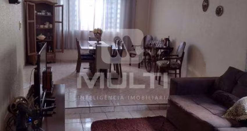 Casa com 3 quartos à venda no Jardim Patrícia, Uberlândia 