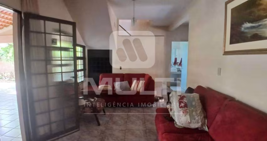 Casa com 3 quartos à venda no Chácaras Tubalina e Quartel, Uberlândia 