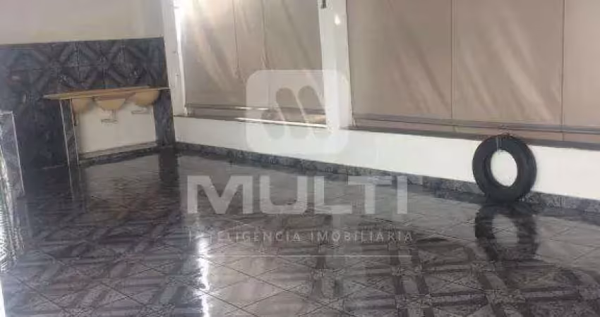 Casa com 3 quartos à venda no Martins, Uberlândia 