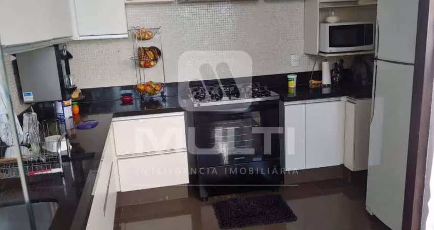 Apartamento com 3 quartos à venda no Centro, Uberlândia 