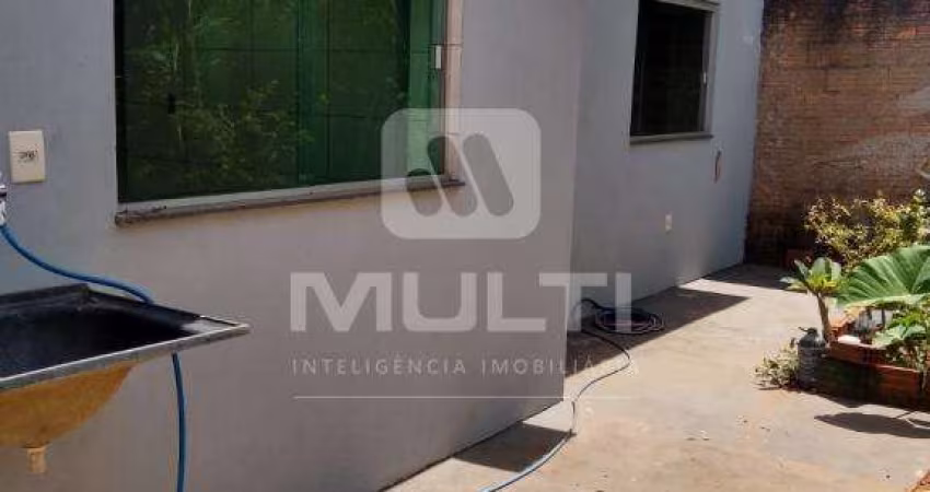 Casa com 2 quartos à venda em Granada, Uberlândia 