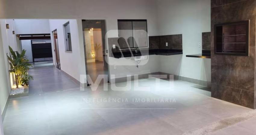Casa com 3 quartos à venda no Jardim Europa, Uberlândia 