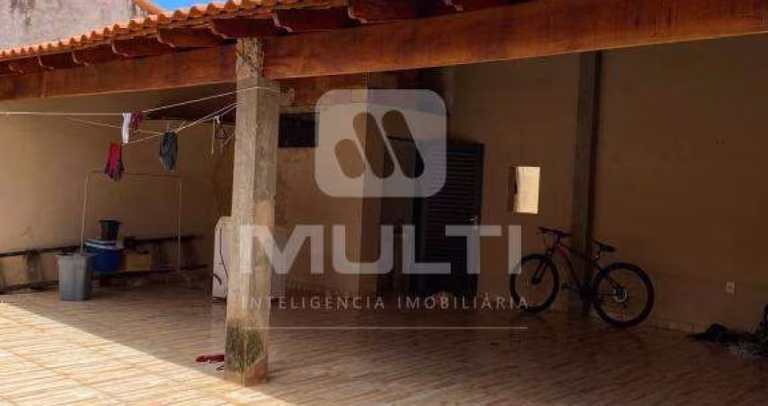 Casa com 2 quartos à venda no Jardim Europa, Uberlândia 