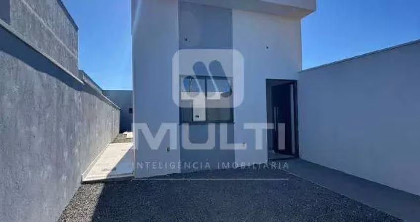 Casa com 3 quartos à venda no Novo Mundo, Uberlândia 