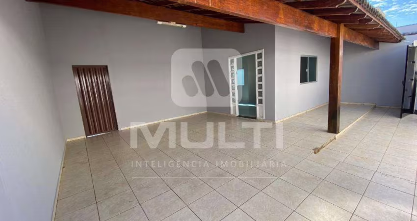 Casa com 3 quartos para alugar no Alto Umuarama, Uberlândia 