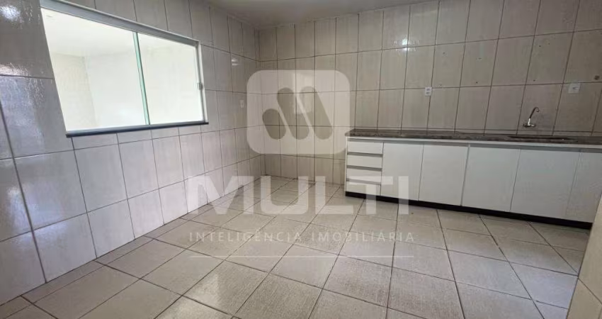 Casa com 3 quartos para alugar em São Jorge, Uberlândia 