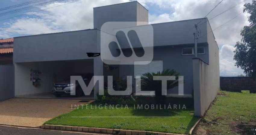 Casa em condomínio fechado com 3 quartos para alugar no Minas Gerais, Uberlândia 