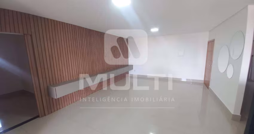 Apartamento com 3 quartos para alugar no Jardim Botânico, Uberlândia 