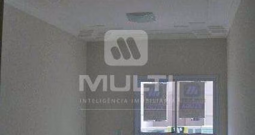 Apartamento com 3 quartos para alugar em Saraiva, Uberlândia 