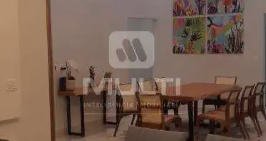 Casa com 3 quartos à venda no Custódio Pereira, Uberlândia 