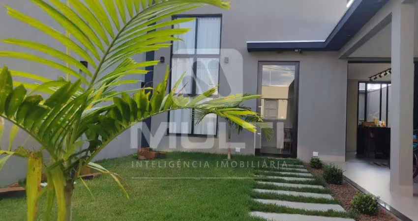 Casa com 3 quartos à venda no Jardim Europa, Uberlândia 