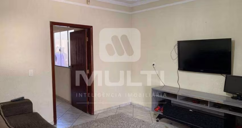 Casa com 3 quartos à venda no Jardim Patrícia, Uberlândia 