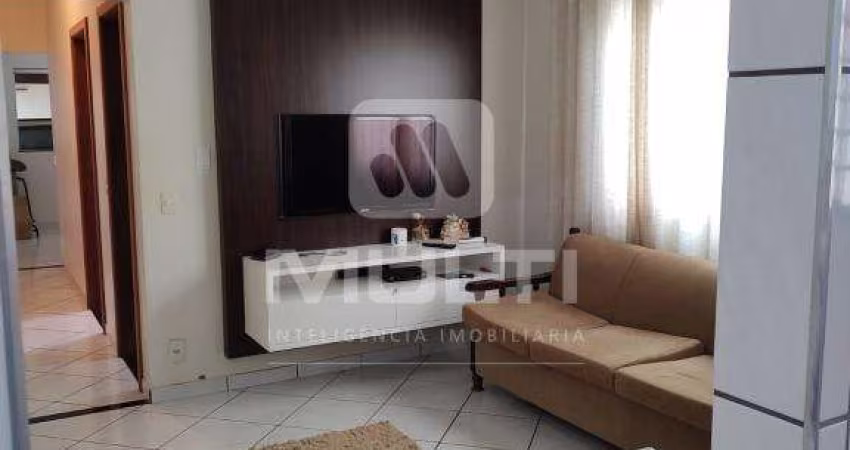 Casa com 3 quartos à venda no Santa Mônica, Uberlândia 