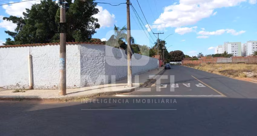 Terreno à venda no Chácaras Tubalina, Uberlândia 