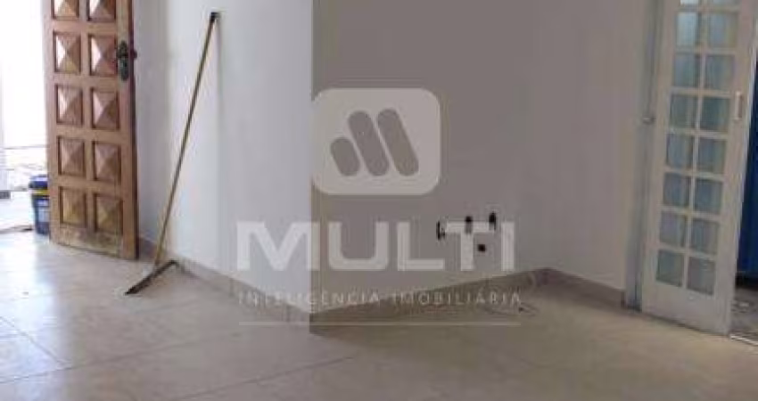 Casa com 3 quartos à venda no Custódio Pereira, Uberlândia 