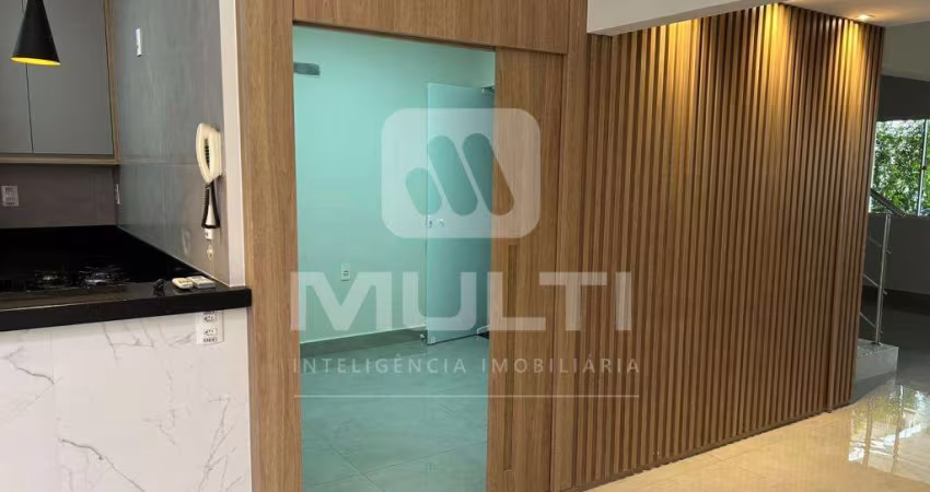 Casa em condomínio fechado com 3 quartos à venda no Morada da Colina, Uberlândia 