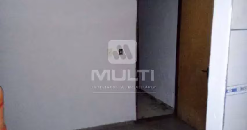 Casa com 5 quartos à venda no Planalto, Uberlândia 