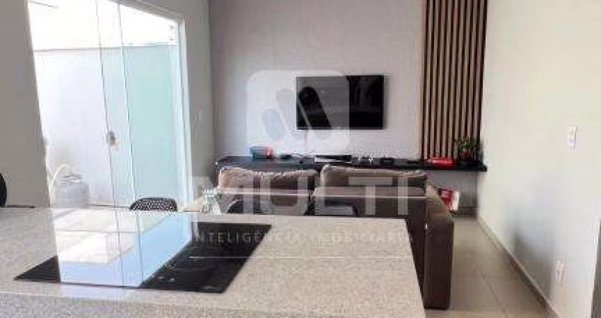 Casa em condomínio fechado com 3 quartos à venda no Valparaíso, Uberlândia 