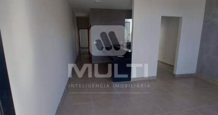 Casa com 2 quartos à venda no Jardim Holanda, Uberlândia 