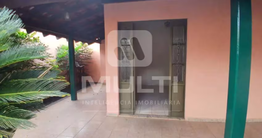 Casa com 3 quartos à venda no Santa Mônica, Uberlândia 