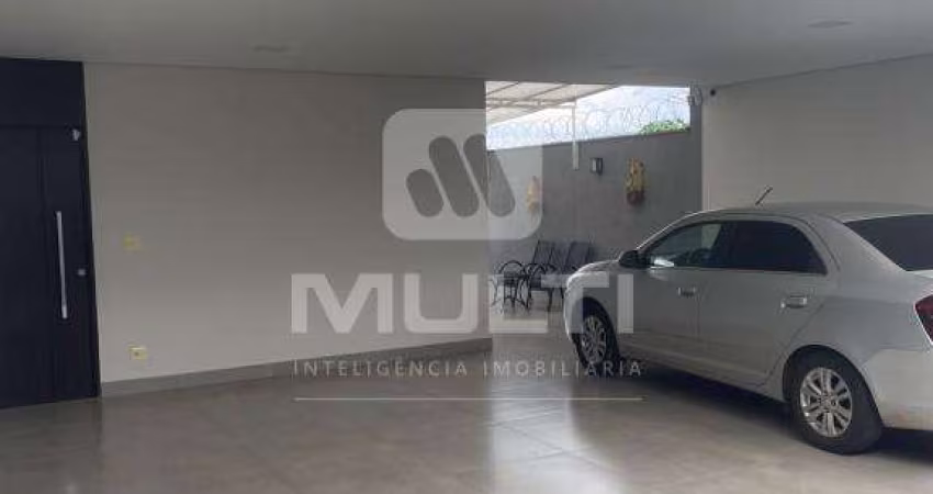 Casa com 3 quartos à venda no Jaraguá, Uberlândia 