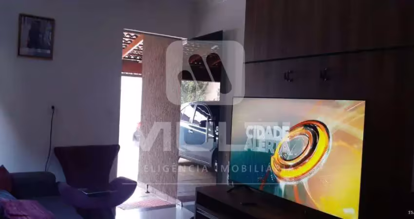 Casa com 3 quartos à venda no Luizote de Freitas, Uberlândia 