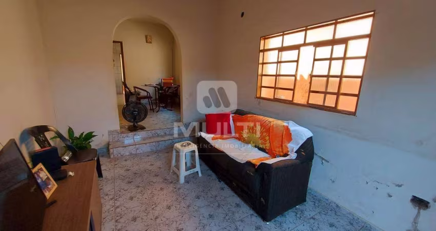 Casa com 3 quartos à venda no Daniel Fonseca, Uberlândia 