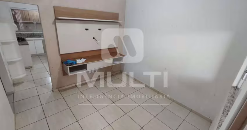 Casa com 3 quartos à venda no Jardim Holanda, Uberlândia 