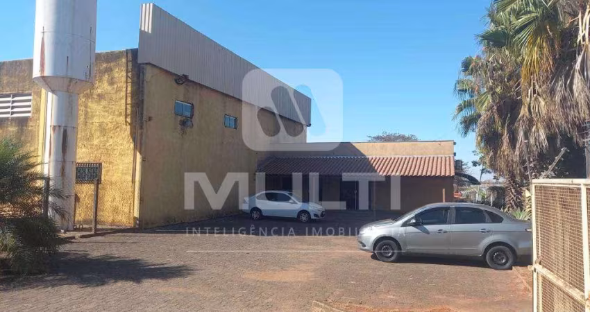 Barracão / Galpão / Depósito à venda no Distrito Industrial, Uberlândia 