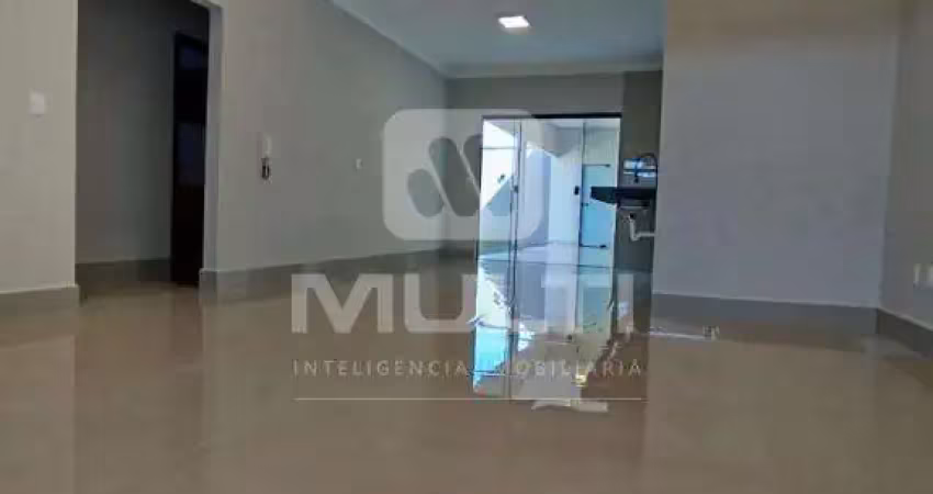 Casa com 3 quartos à venda no Jardim das Palmeiras, Uberlândia 