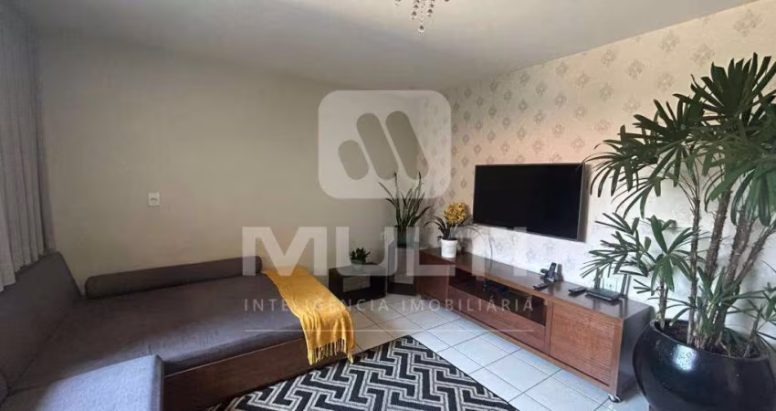 Casa com 3 quartos à venda no Jardim Patrícia, Uberlândia 