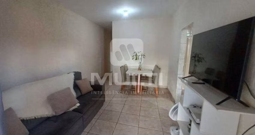 Casa com 2 quartos à venda no Jardim Auroras, Uberlândia 