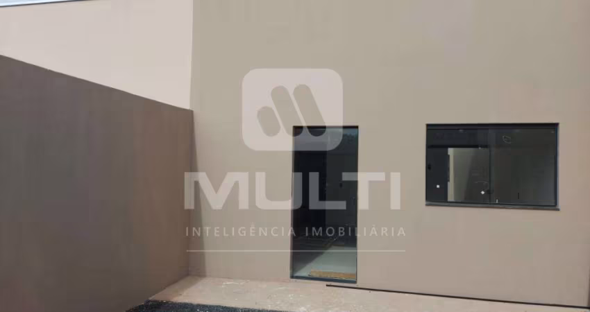 Casa com 3 quartos à venda no Presidente Roosevelt, Uberlândia 