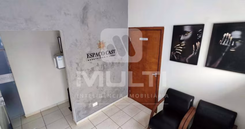 Casa comercial à venda no Lidice, Uberlândia 