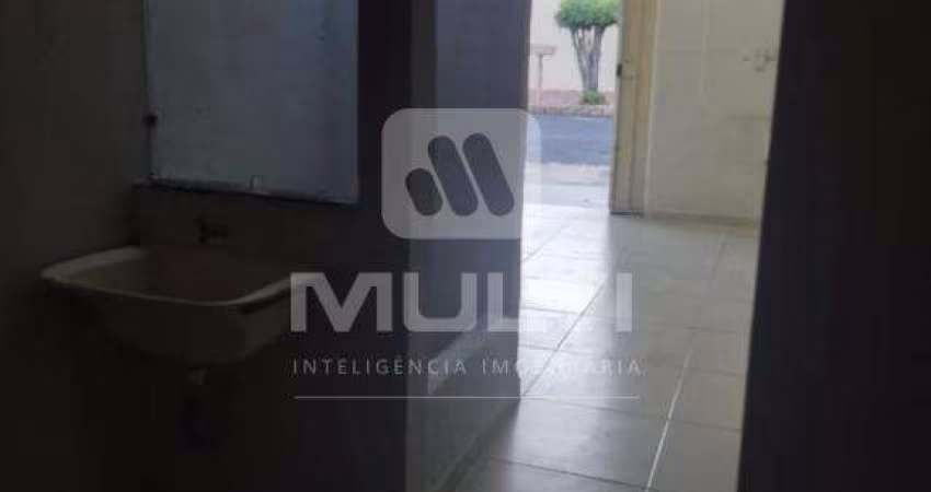 Casa com 3 quartos à venda no Jardim Patrícia, Uberlândia 