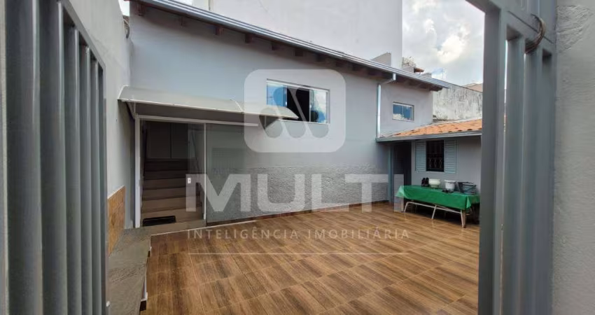Casa com 3 quartos à venda no Lourdes, Uberlândia 