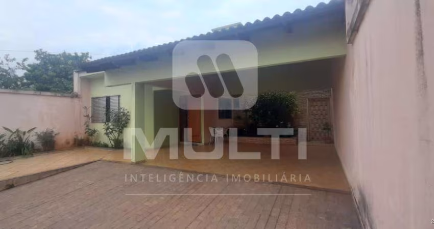 Casa com 3 quartos à venda no Osvaldo Rezende, Uberlândia 