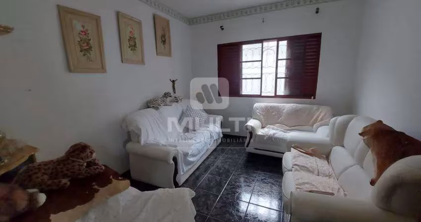 Casa com 5 quartos à venda no Martins, Uberlândia 