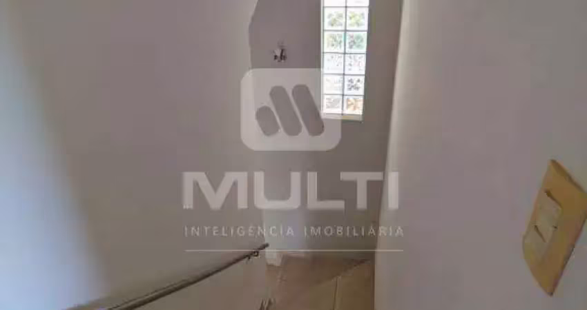 Casa com 5 quartos à venda na Cidade Jardim, Uberlândia 