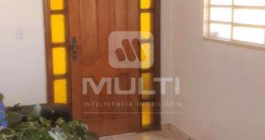 Casa com 5 quartos à venda no Vigilato Pereira, Uberlândia 