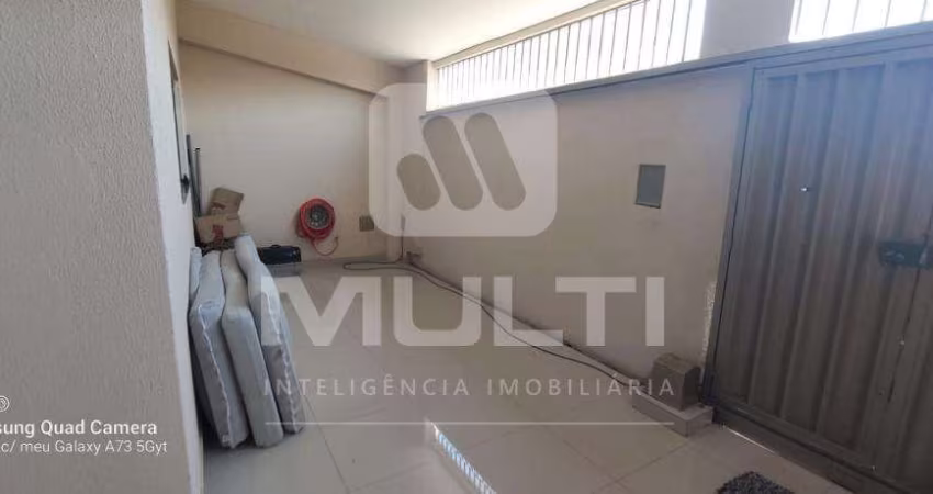 Casa com 3 quartos à venda no Jardim Patrícia, Uberlândia 