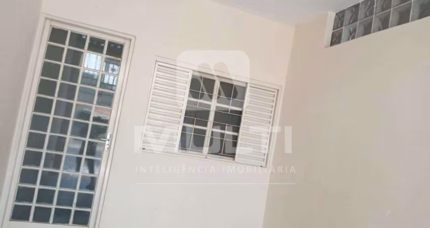 Casa com 3 quartos à venda em Saraiva, Uberlândia 