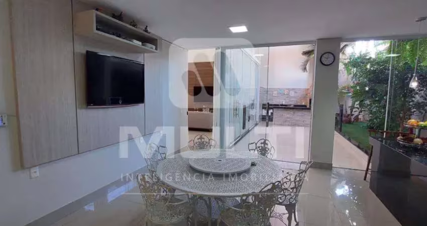 Casa com 4 quartos à venda no Santa Mônica, Uberlândia 