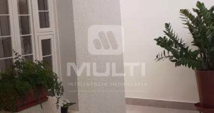 Casa com 3 quartos à venda no Osvaldo Rezende, Uberlândia 