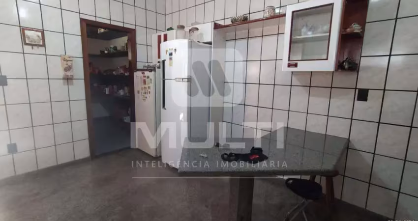 Casa com 3 quartos à venda no Vigilato Pereira, Uberlândia 