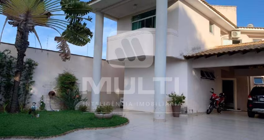 Casa com 5 quartos à venda no Tibery, Uberlândia 