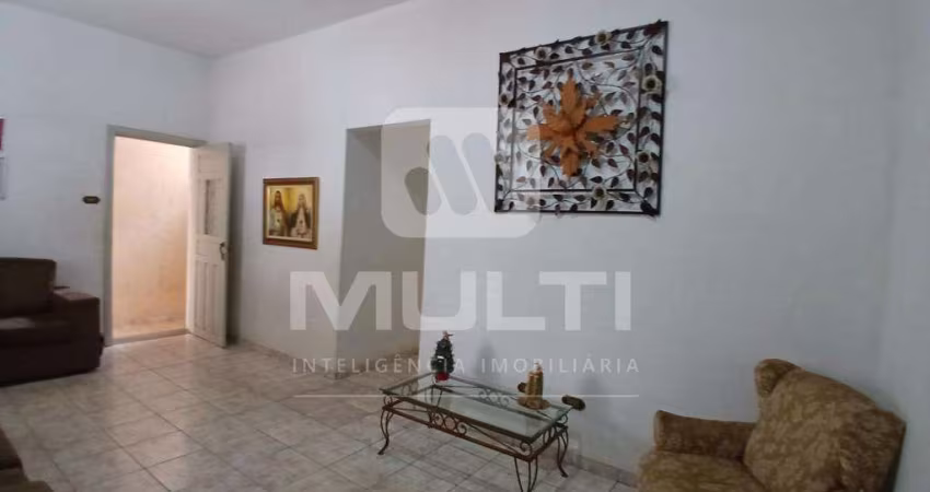 Casa com 3 quartos à venda no Centro, Uberlândia 